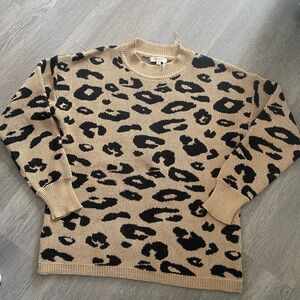 Andrée cozy fun Cheetah Sweater - Women’s Size S